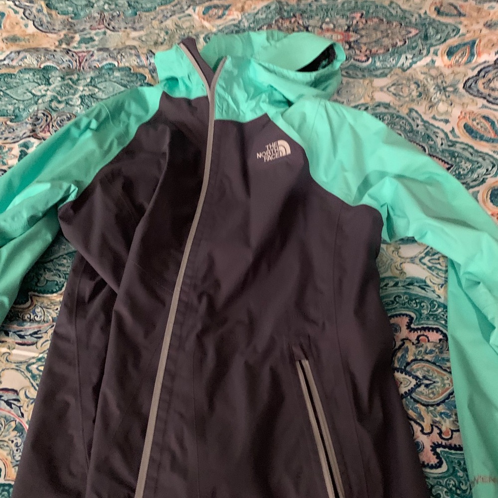 North face jacket, medium - Picture 2 of 3
